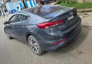 Hyundai Avante 2017 Gray