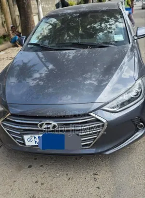 Photo - Hyundai Avante 2017 Gray