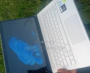 New Laptop HP Pavilion 11 16GB Intel Core i7 SSD 512GB