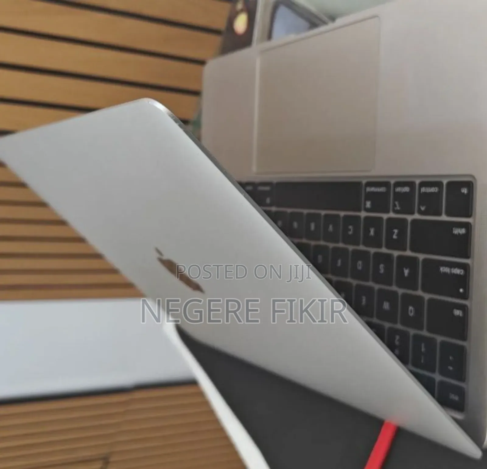 New Laptop Apple MacBook Air 2020 M1 8GB Intel Core I5 SSD 256GB