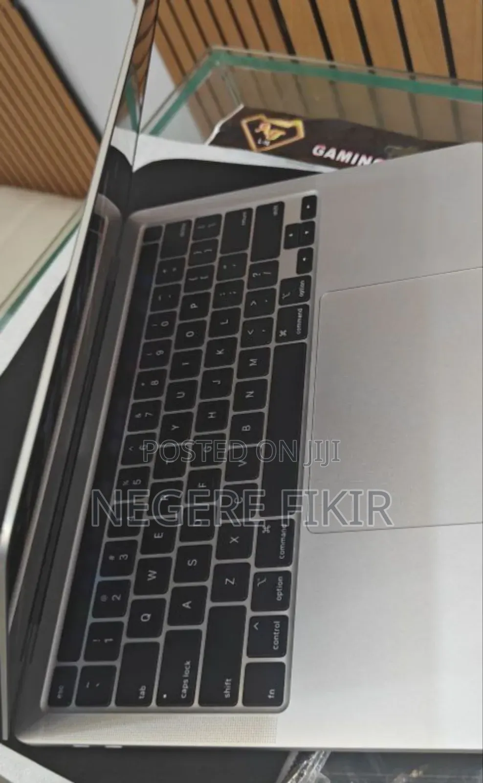 New Laptop Apple MacBook Air 2020 M1 8GB Intel Core I5 SSD 256GB