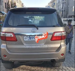 Toyota Fortuner 2.5 D RWD 2010 Blue