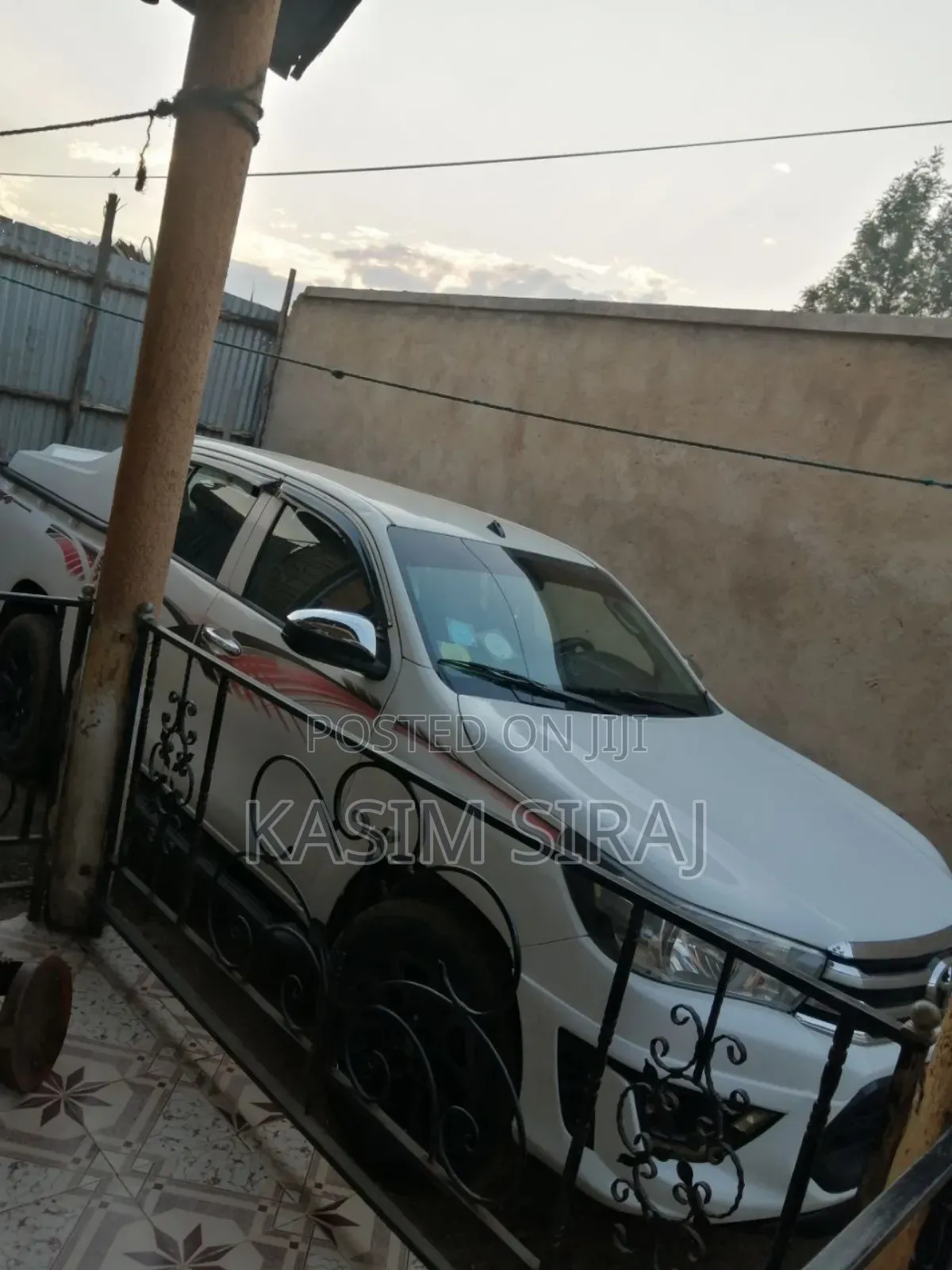 Toyota Hilux Revo Double Cab Deisel 2.4 AWD 2016 White