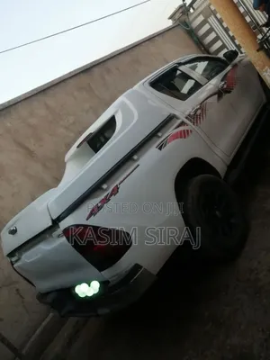 Toyota Hilux Revo Double Cab Deisel 2.4 AWD 2016 White