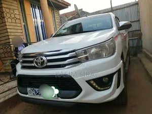 Toyota Hilux Revo Double Cab Deisel 2.4 AWD 2016 White