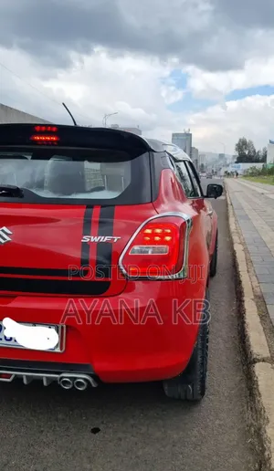 Suzuki Swift 2022 Red