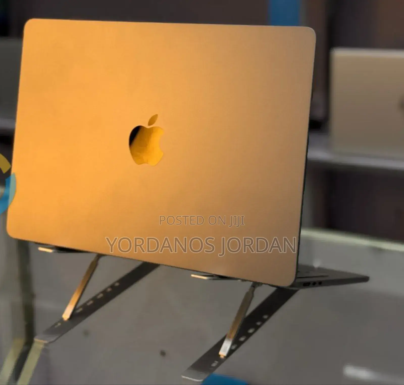 New Laptop Apple MacBook Air 2022 M2 8GB Apple M2 SSD 256GB