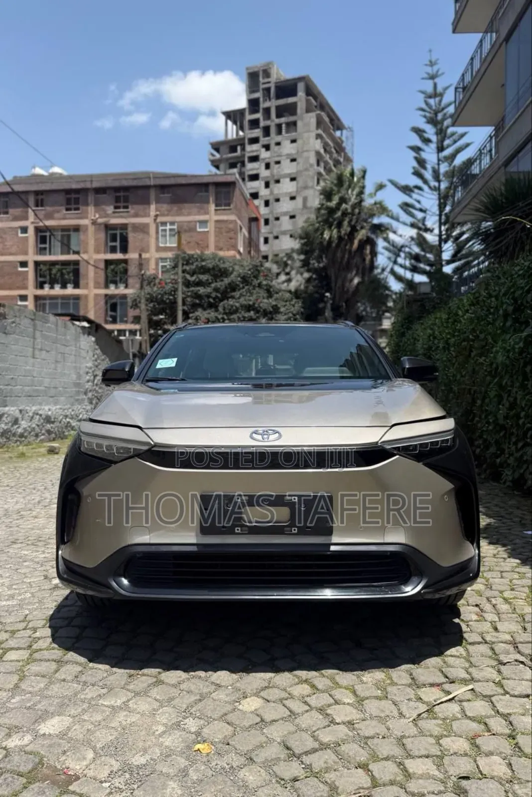 Toyota bZ4X 2023 Gold