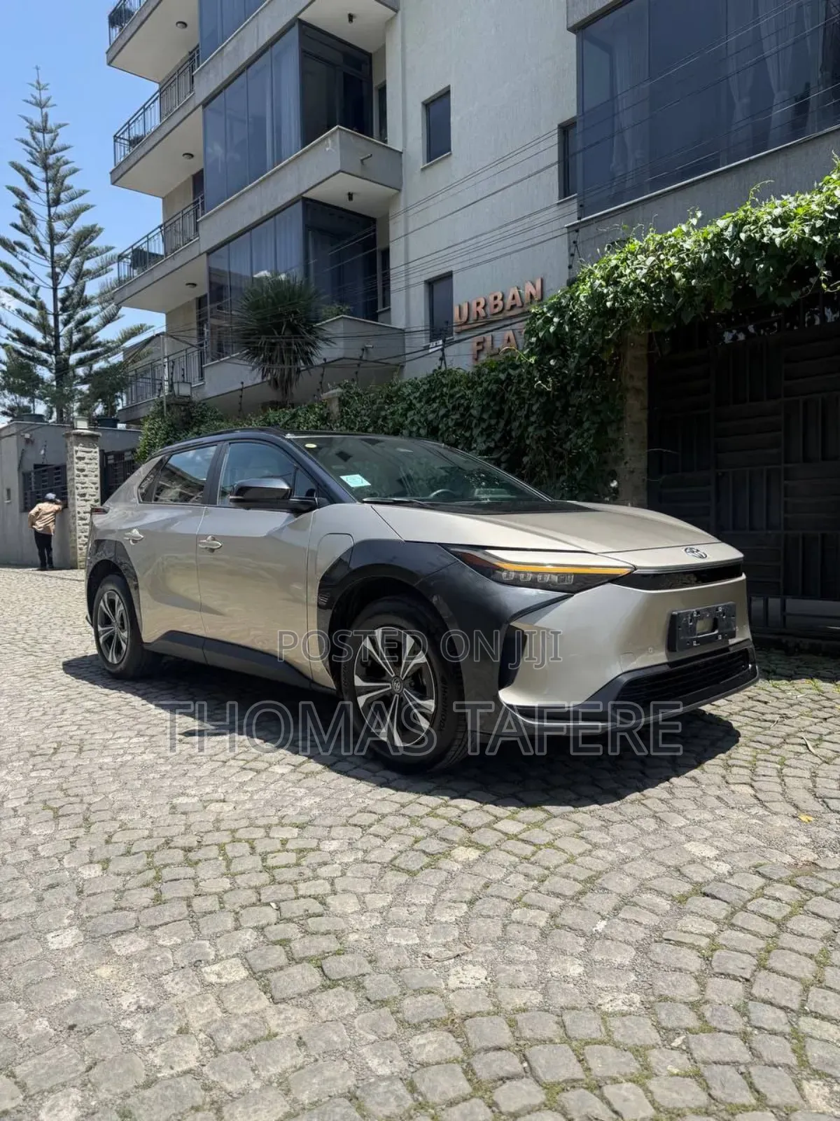 Toyota bZ4X 2023 Gold