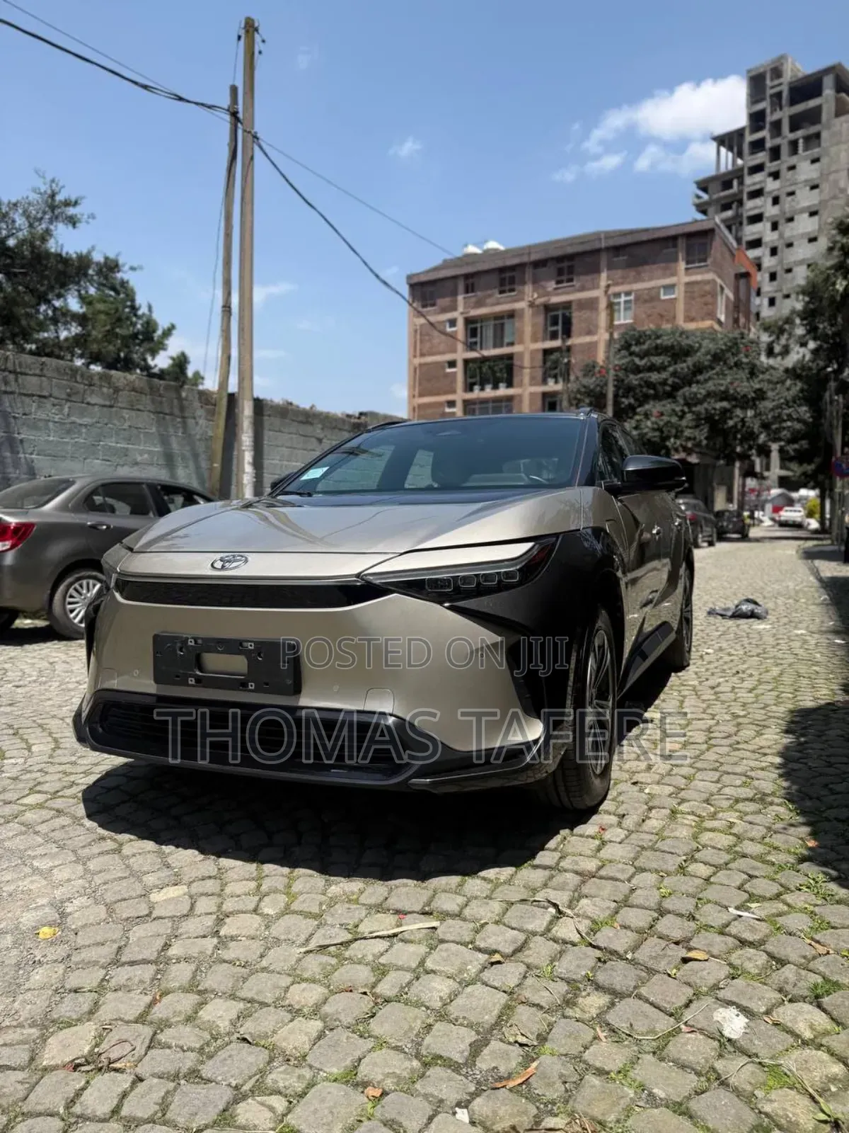 Toyota bZ4X 2023 Gold