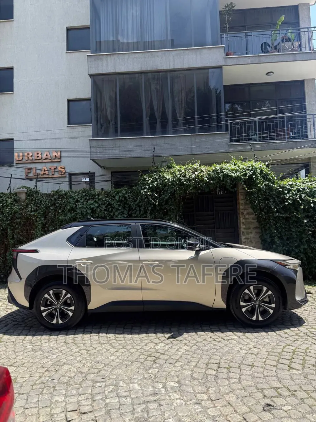 Toyota bZ4X 2023 Gold