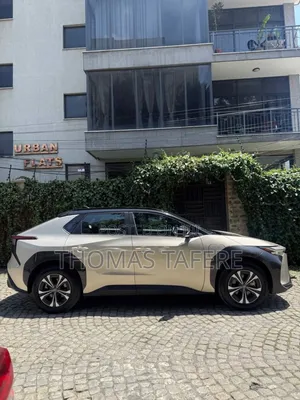 Toyota bZ4X 2023 Gold