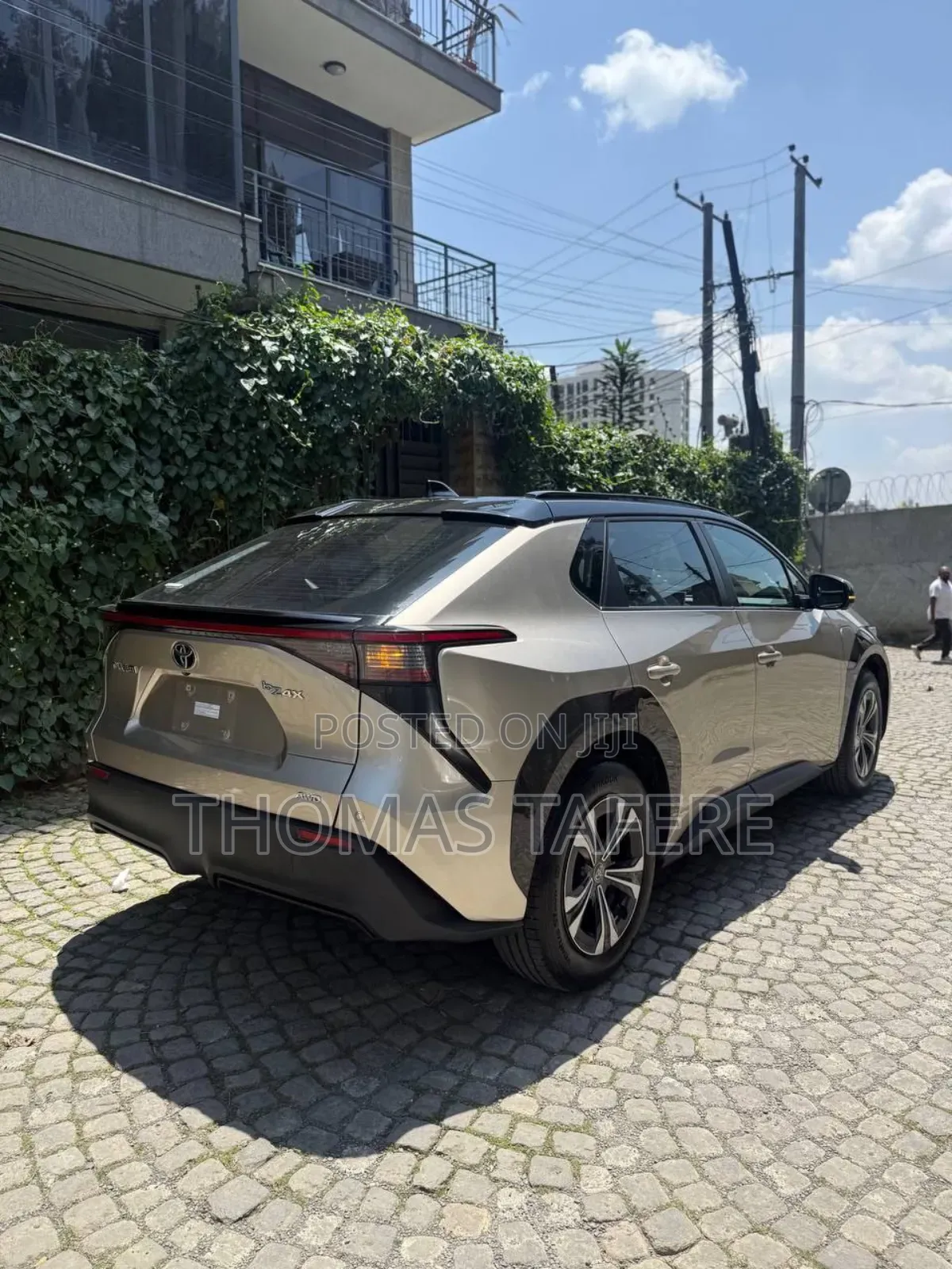 Toyota bZ4X 2023 Gold