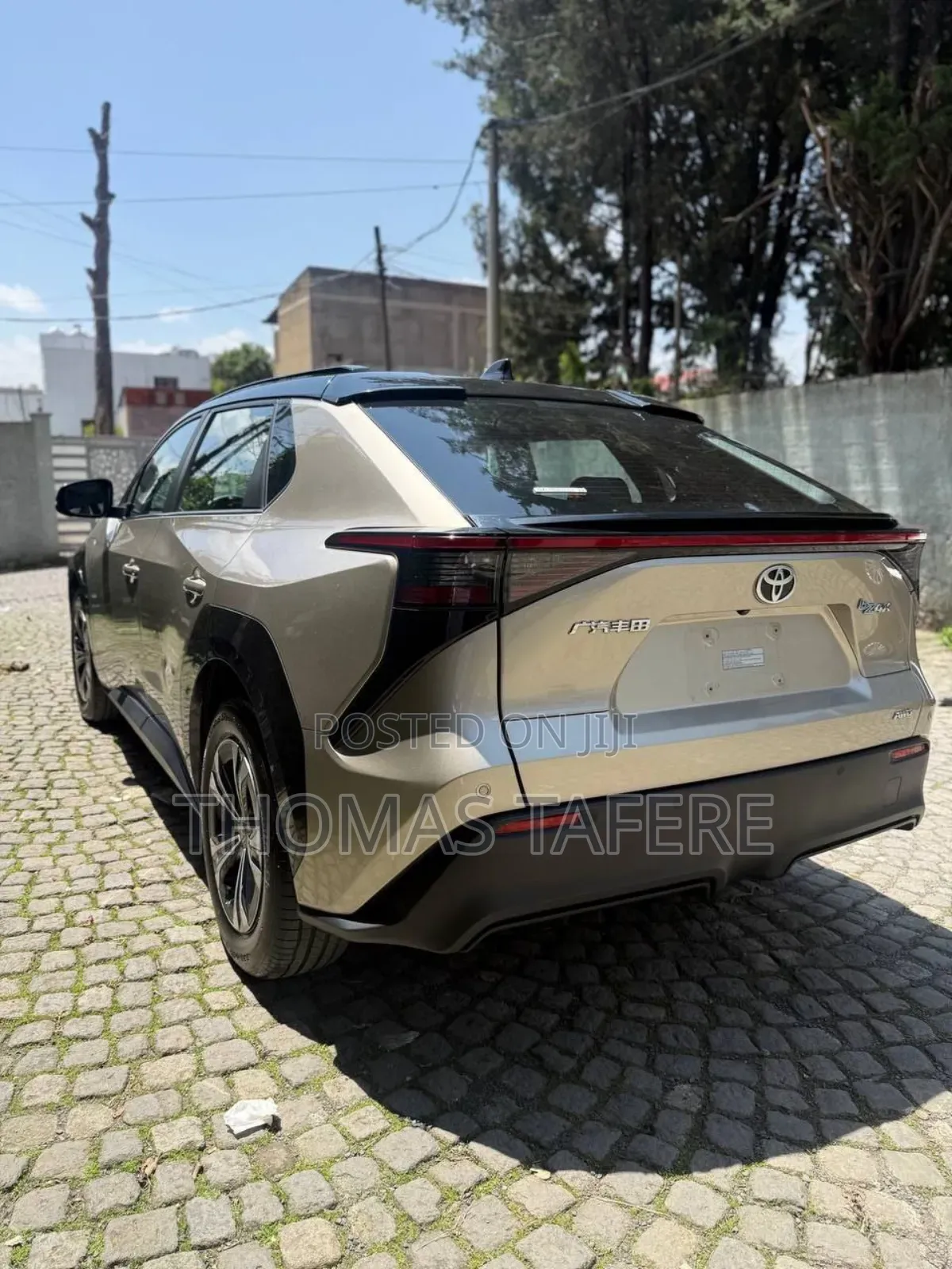 Toyota bZ4X 2023 Gold