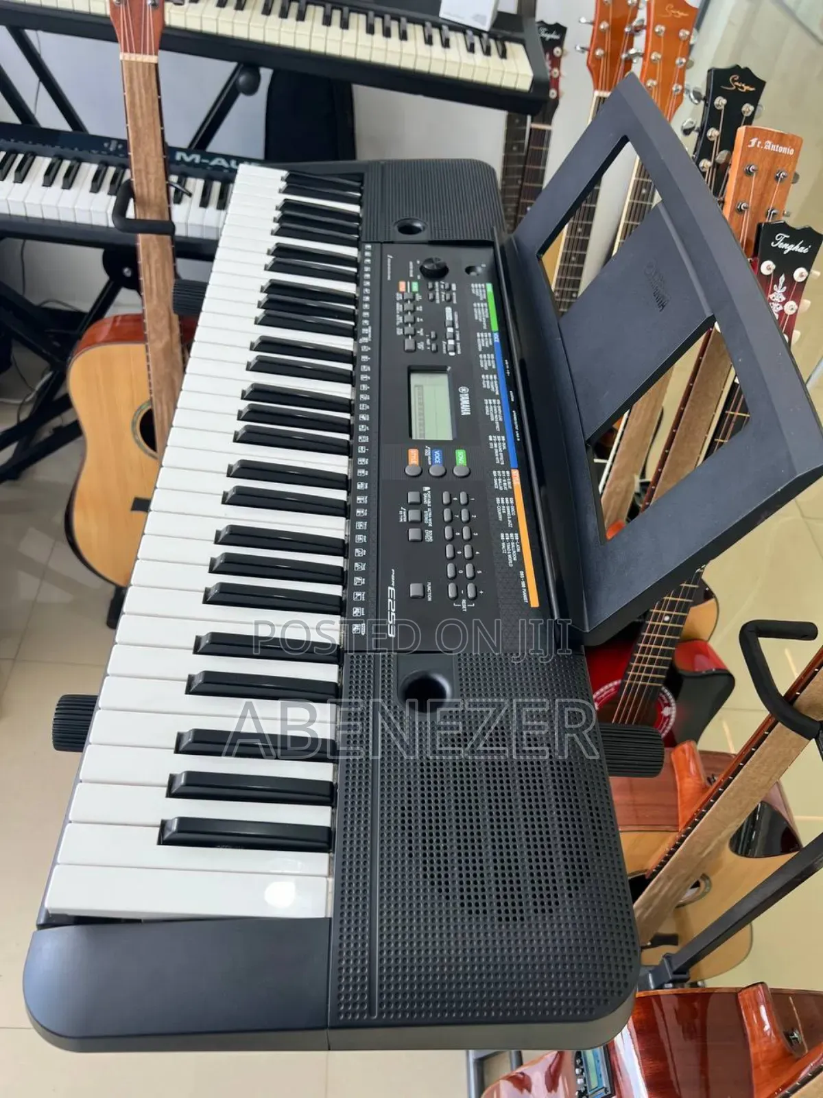 Yamaha PSR E253 Keyboard Piano