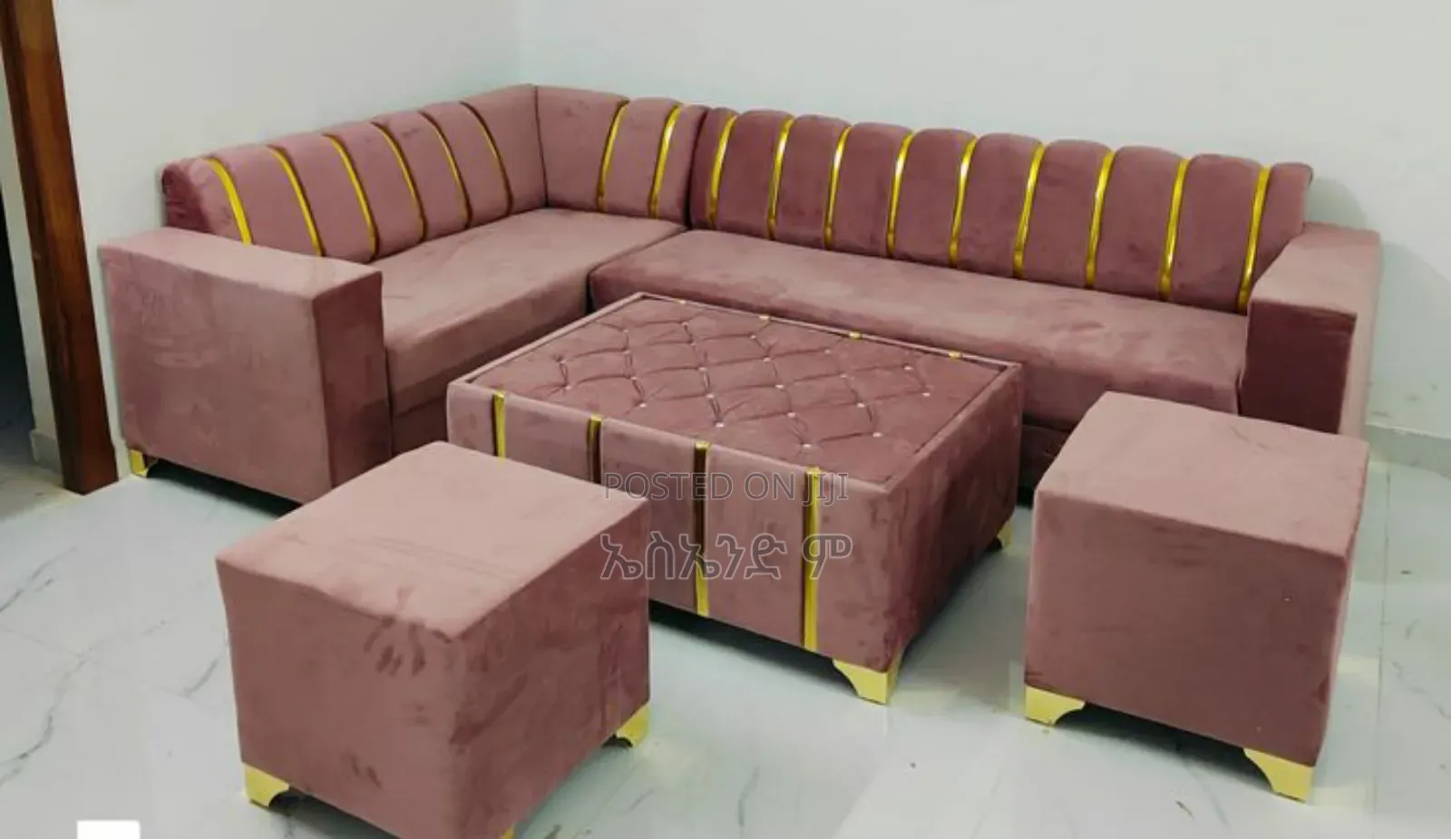 Kelale Yale Sofa With Table