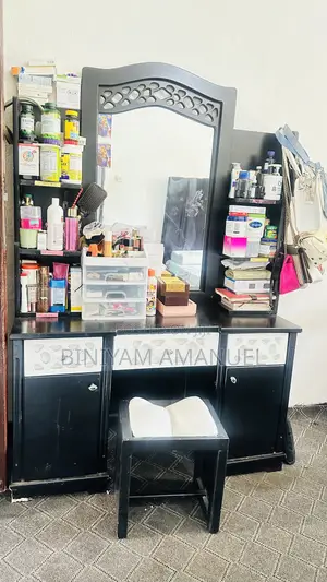 Photo - Dressing Table