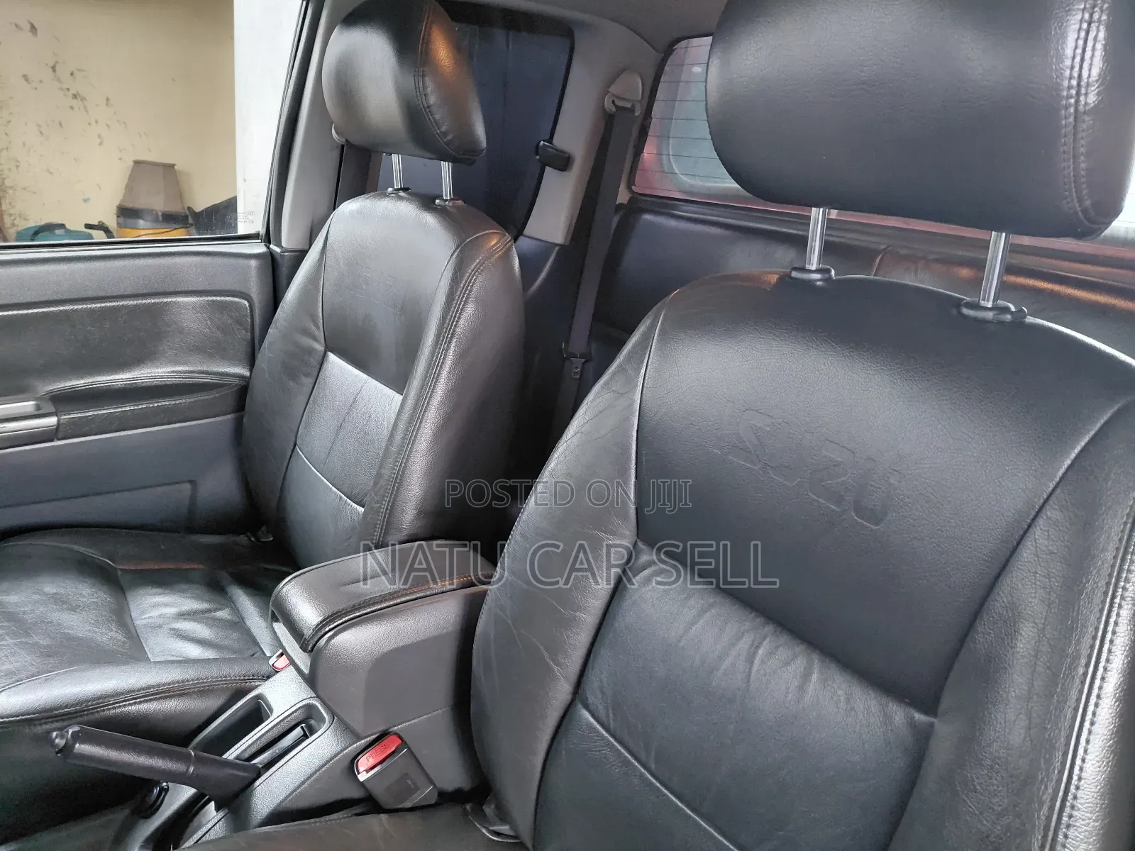 Isuzu D-MAX 2008 Red