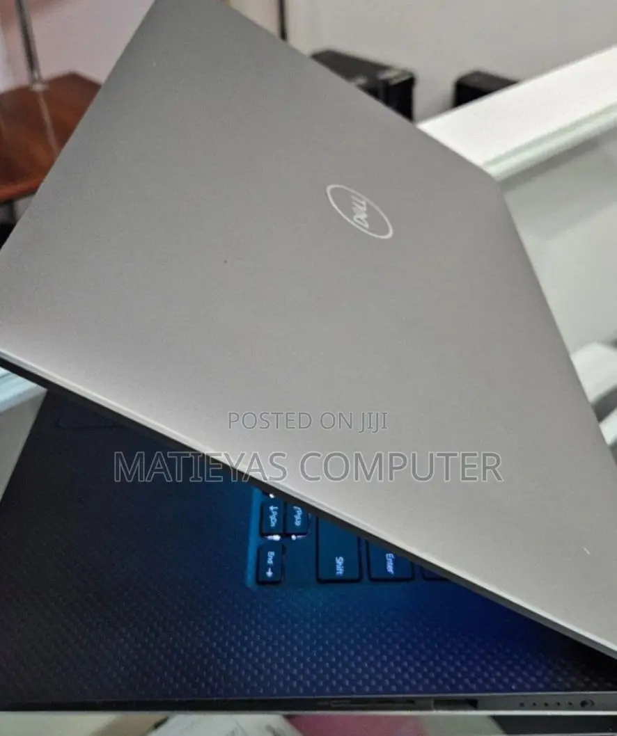 New Laptop Dell Precision 5540 16GB Intel Core I5 SSD 256GB