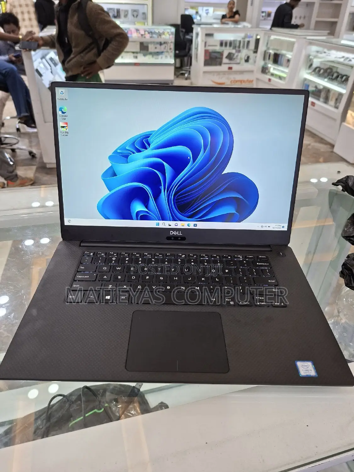 New Laptop Dell Precision 5540 16GB Intel Core I5 SSD 256GB