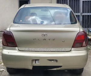 Toyota Platz 2000 Silver