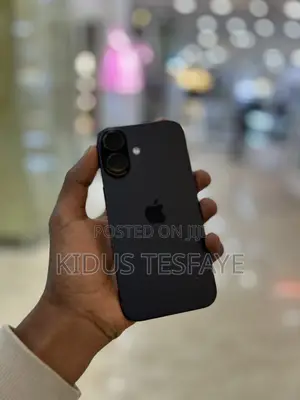 Photo - Apple iPhone 16 128 GB Black