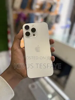 Photo - Apple iPhone 16 Pro Max 256 GB White