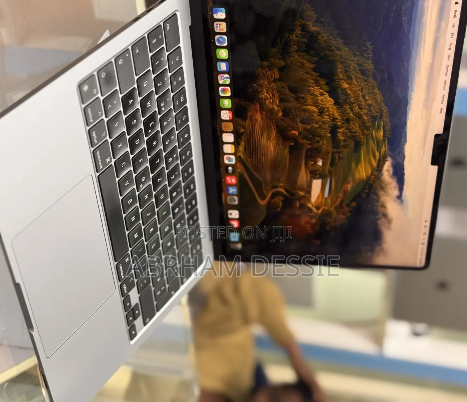 New Laptop Apple MacBook Air 2022 M2 8GB Apple M2 SSD 256GB