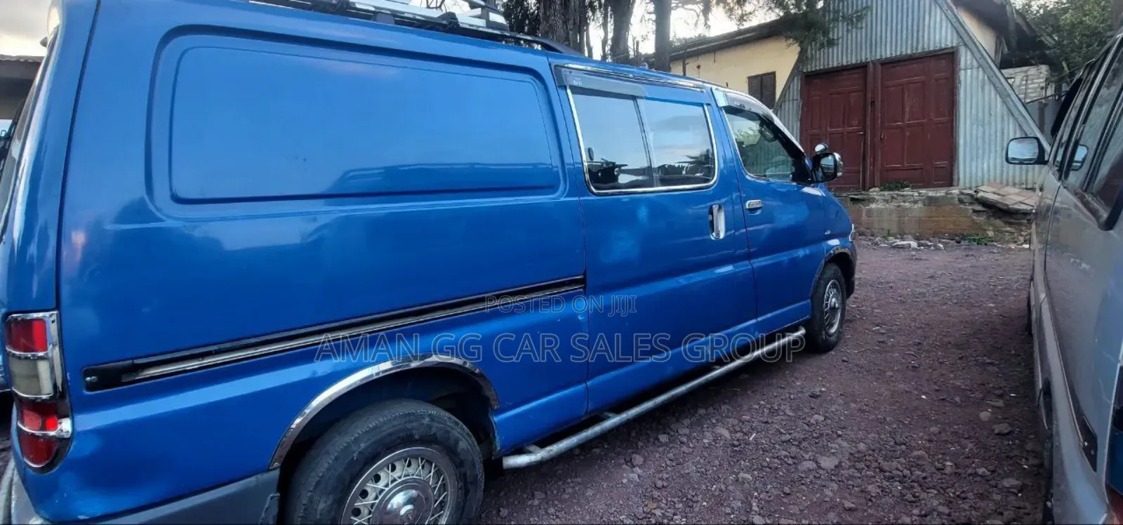 Toyota HiAce 2011 Blue