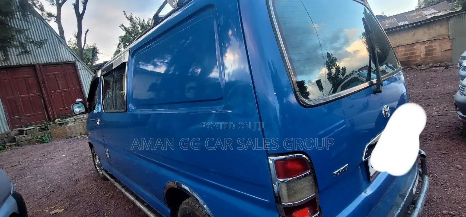 Toyota HiAce 2011 Blue