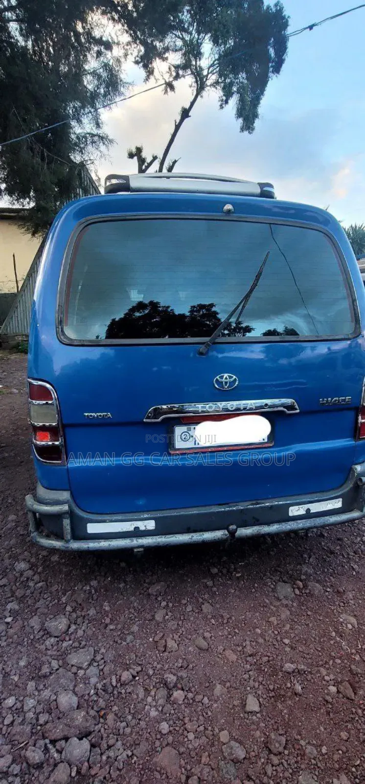 Toyota HiAce 2011 Blue