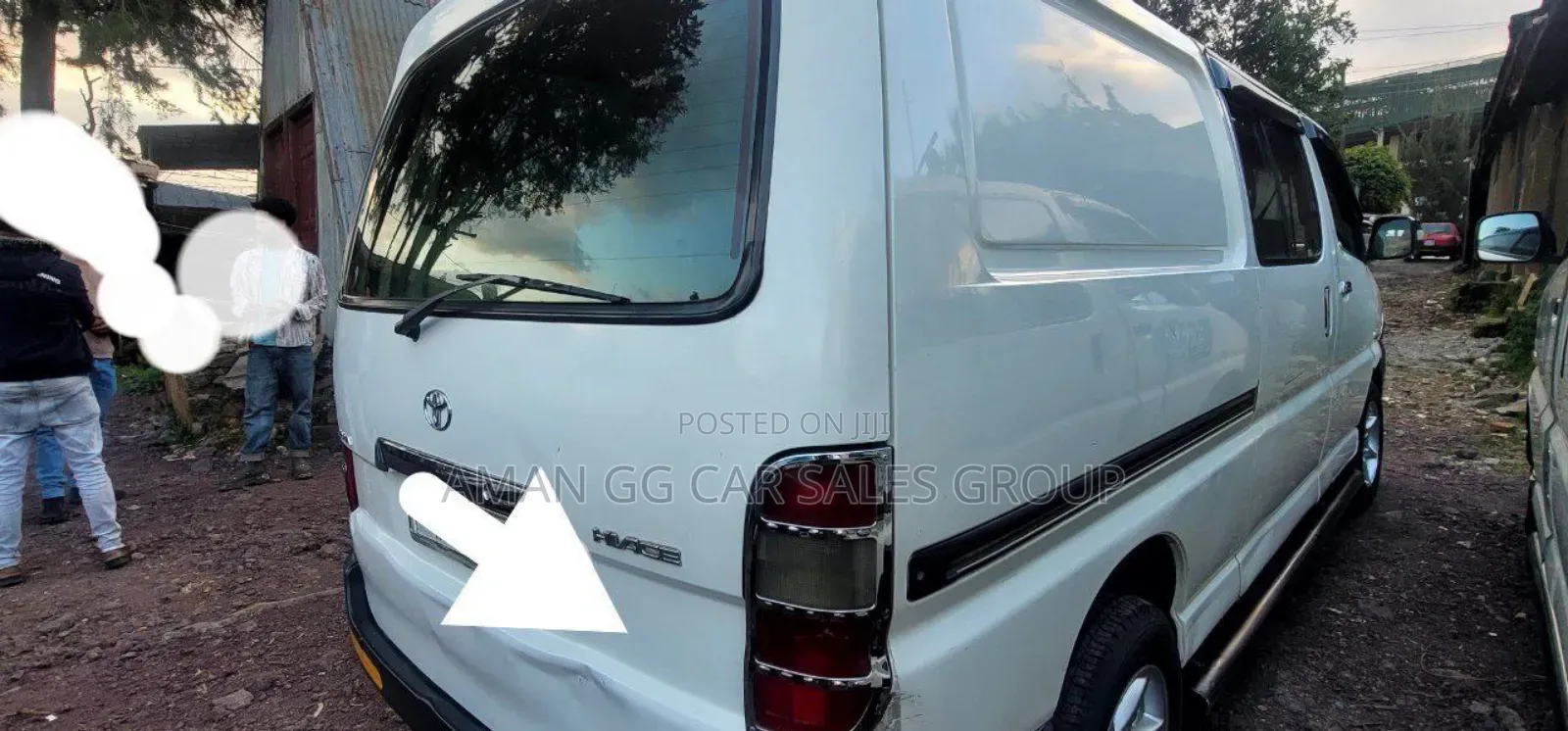 Toyota HiAce 2011 White