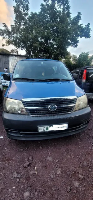 Photo - Toyota HiAce 2004 Blue