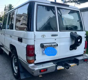 Toyota Land Cruiser 4.5 V8 GX-R 2014 White