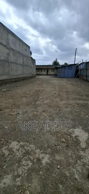 20bdrm House in Goro Adebaby, Bole for sale