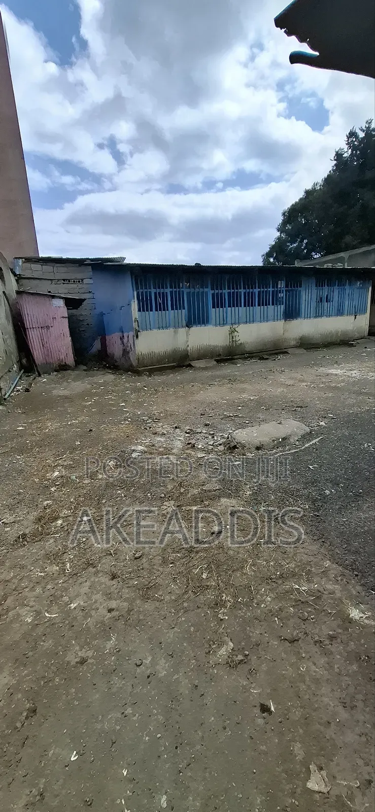20bdrm House in Goro Adebaby, Bole for sale