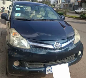 Photo - Toyota Avanza 2013 Black