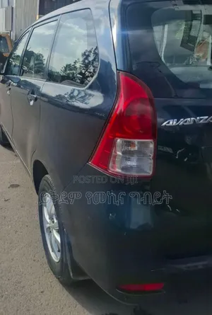 Toyota Avanza 2013 Black