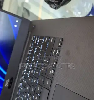 New Laptop Dell Precision 5540 16GB Intel Core I5 SSD 256GB