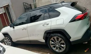 Toyota RAV4 2020 White