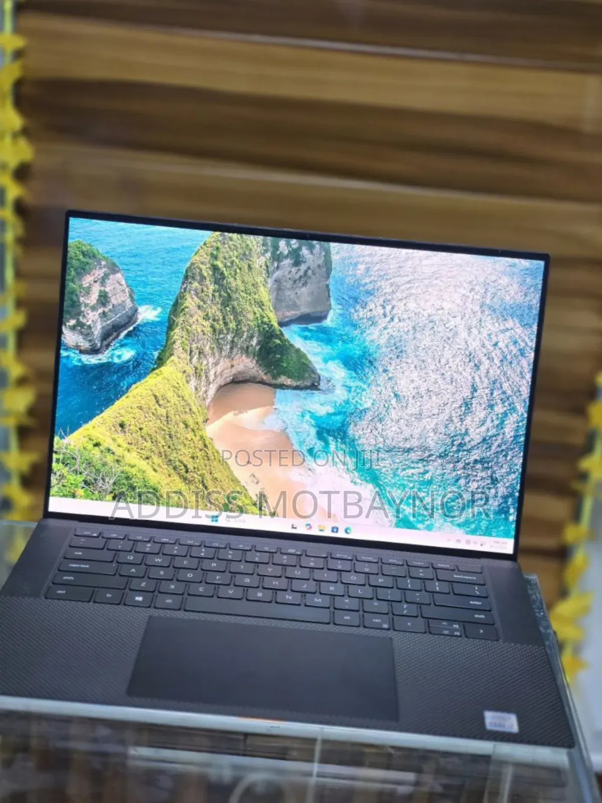 New Laptop Dell XPS 15 16GB Intel Core I7 SSD 512GB