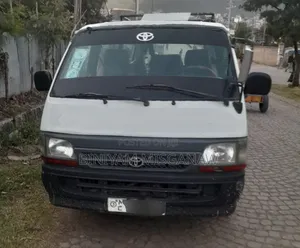 Toyota HiAce 2004 White