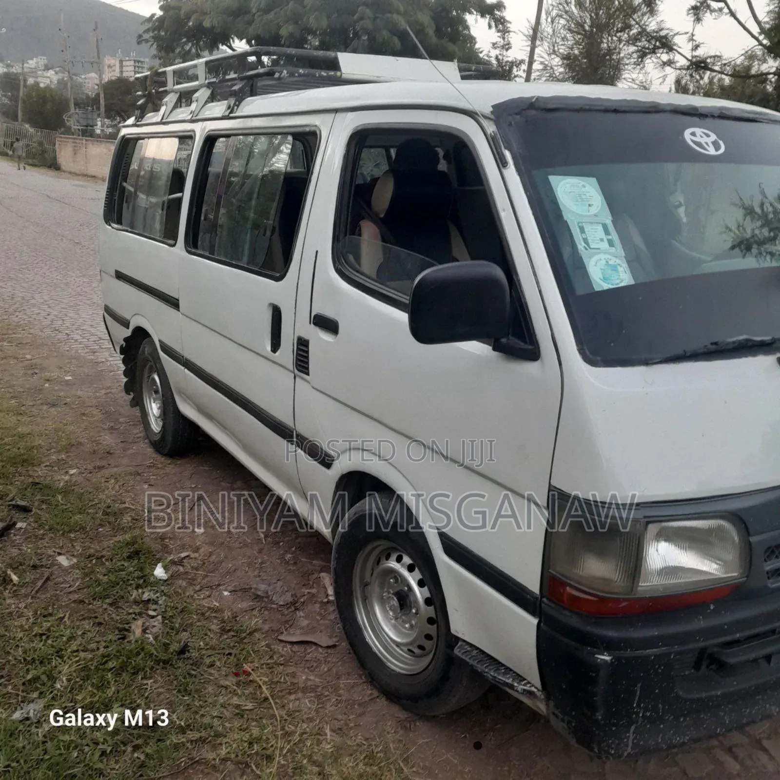Toyota HiAce 2004 White