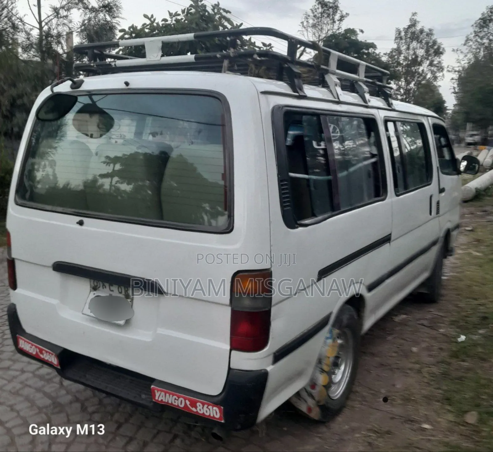 Toyota HiAce 2004 White