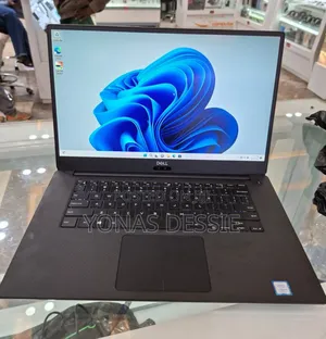 Photo - New Laptop Dell Precision 5540 16GB Intel Core I5 SSD 256GB