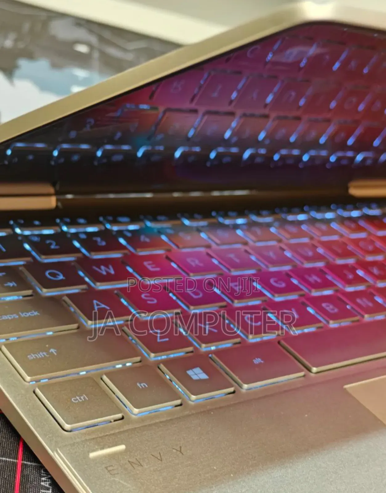 New Laptop HP Envy X360 8GB Intel Core I7 SSD 1T