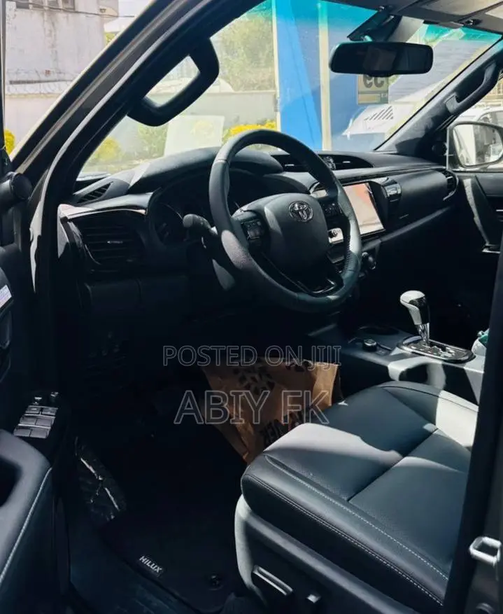 New Toyota Hilux 2025