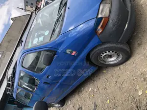 Toyota HiAce 2004 Blue