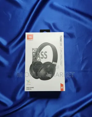 Photo - JBL 900 Level Up: Hear. Talk. Win.