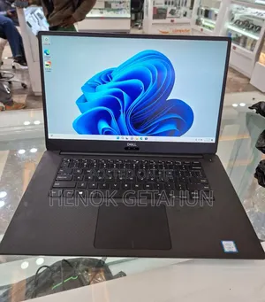 Photo - New Laptop Dell Precision 5540 16GB Intel Core I5 SSD 256GB